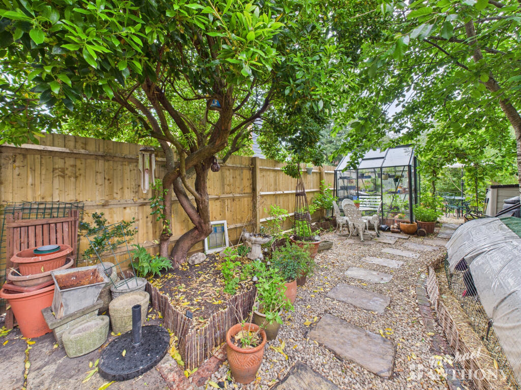 CAM03852G0-PR0307-STILL015