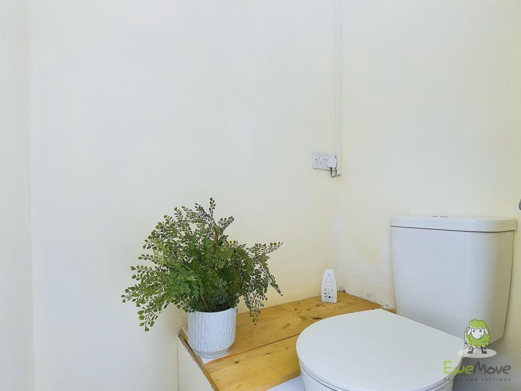 CAM01543G0-PR0092-STILL022