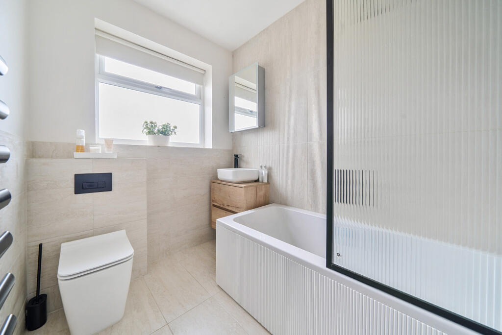 1336681-16-68a357...