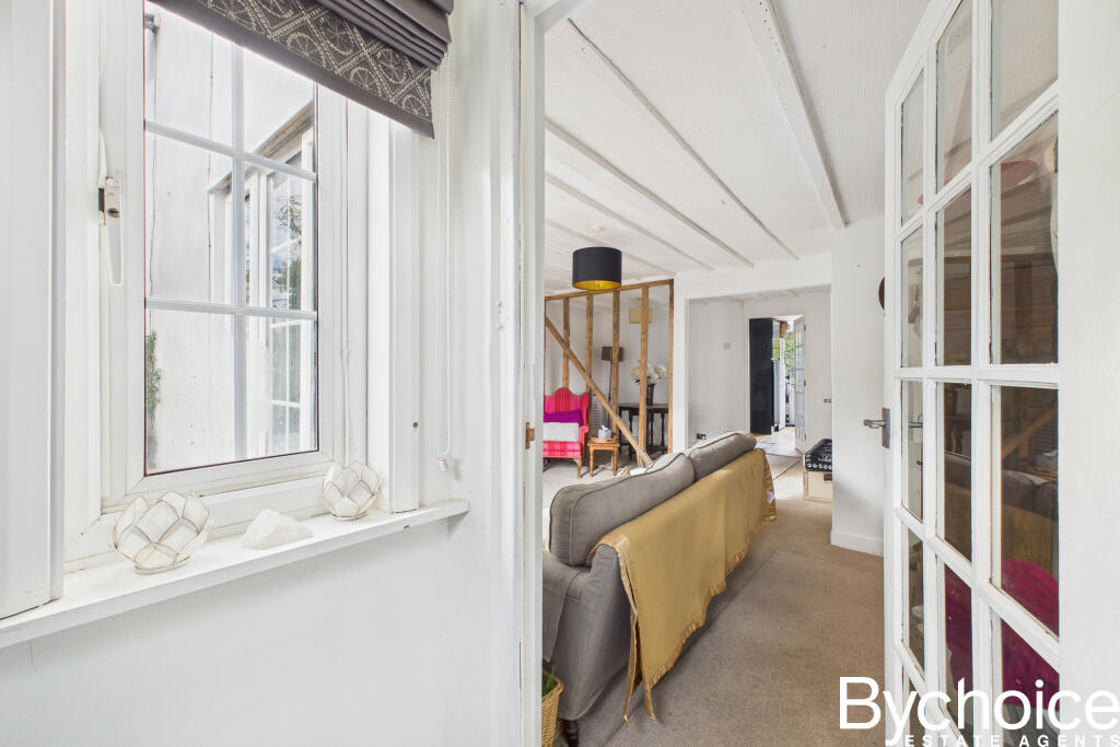 CAM05454G0-PR0072-STILL020