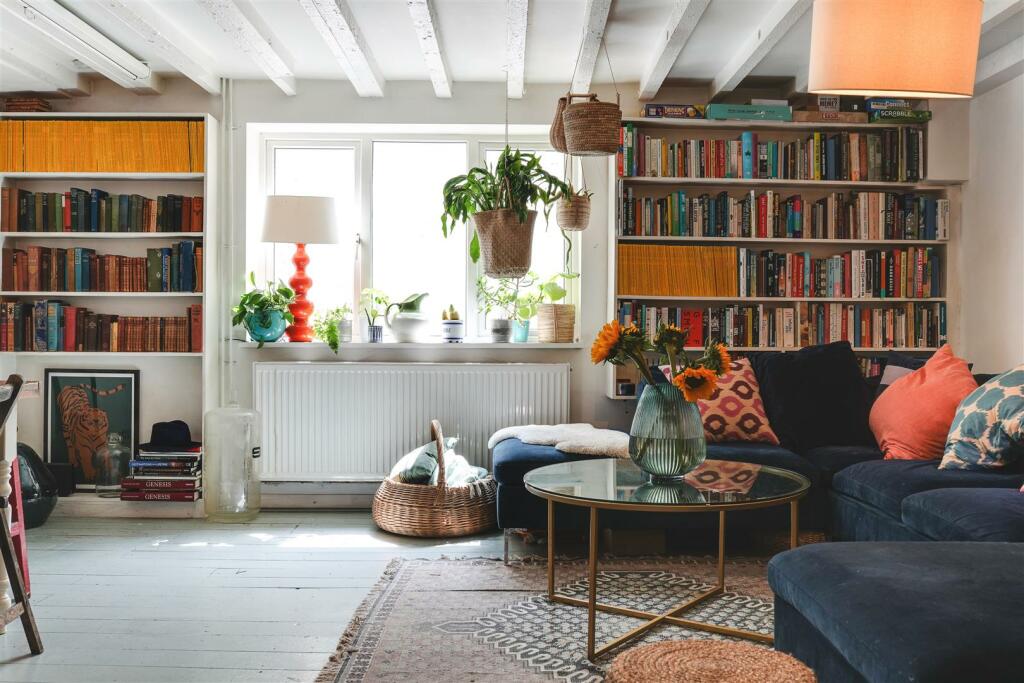 6a Median Road-11.jpg