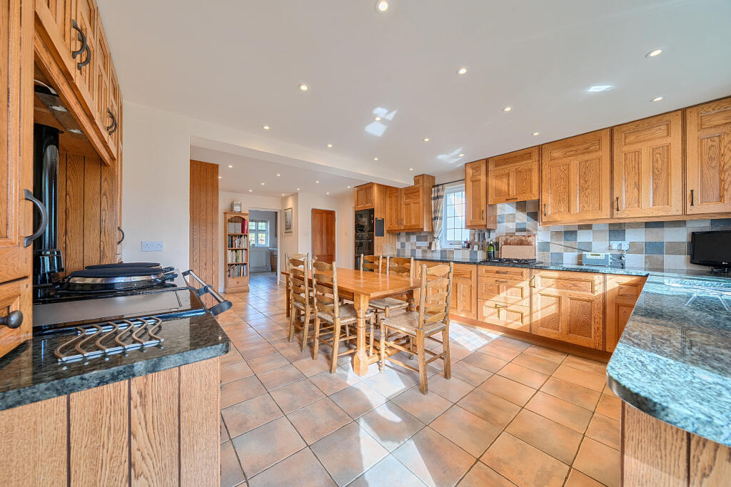 Kitchen / Breakfast Room