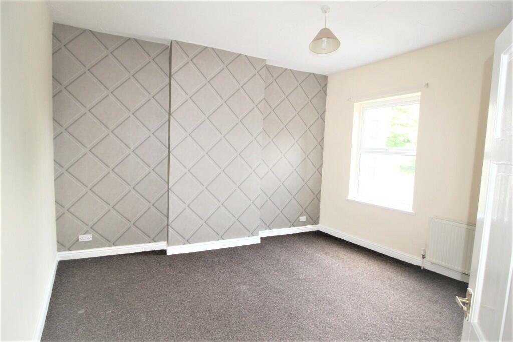 Bedroom (b) 