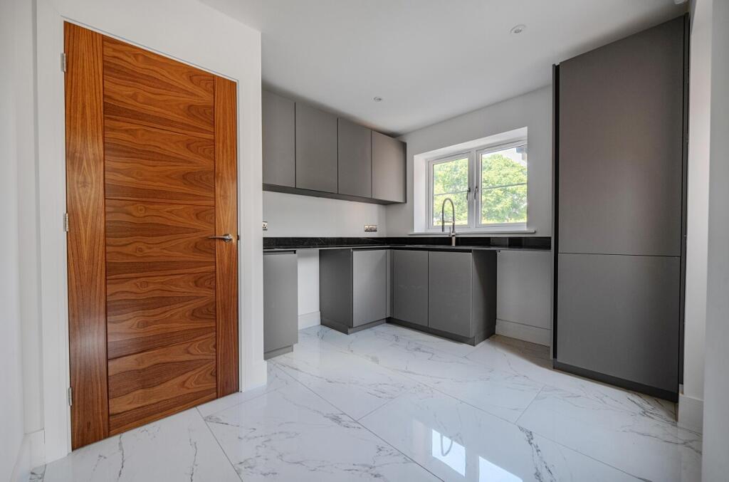 1295988-24-683044...