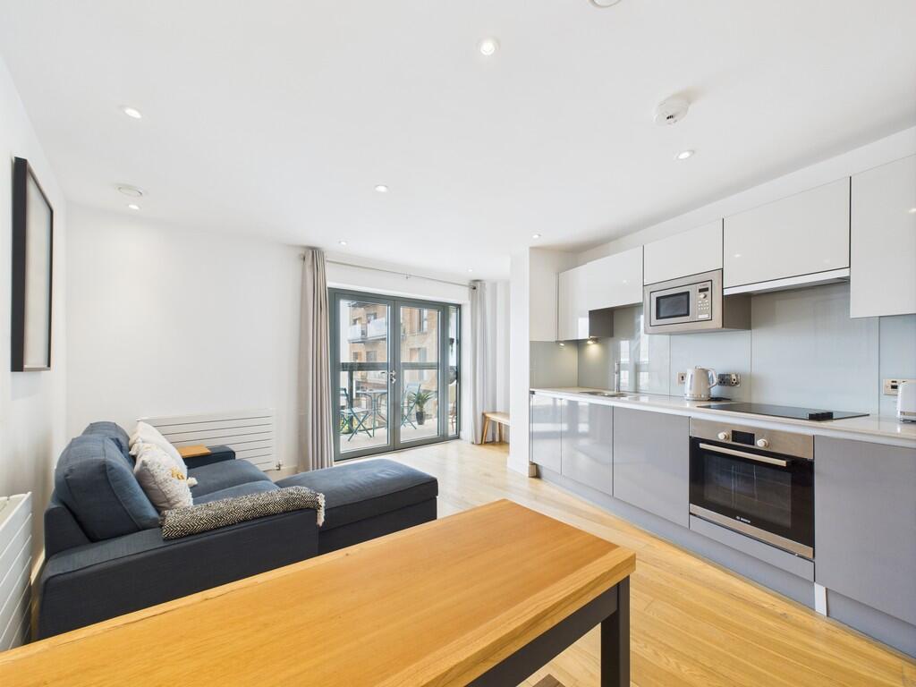 Lounge / Kitchen