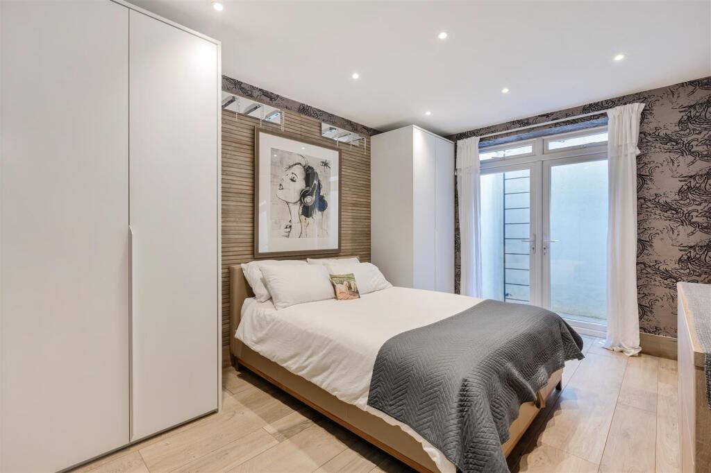 LADBROKE ROAD (17).jpg