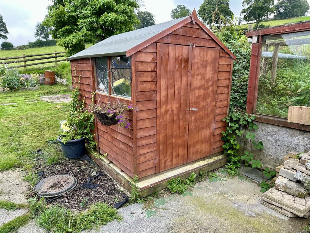 GARDEN SHED