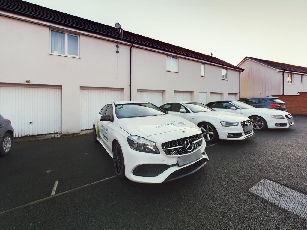 CAM03974G0-PR0082...