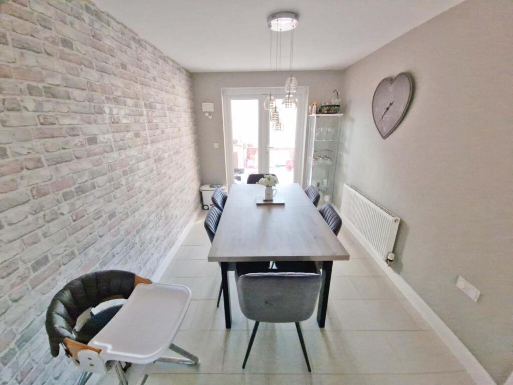 Dining area1.jpg