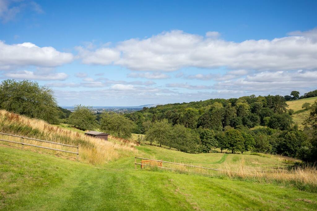 49 - Brecon House - GL53 9NE - Web.jpg