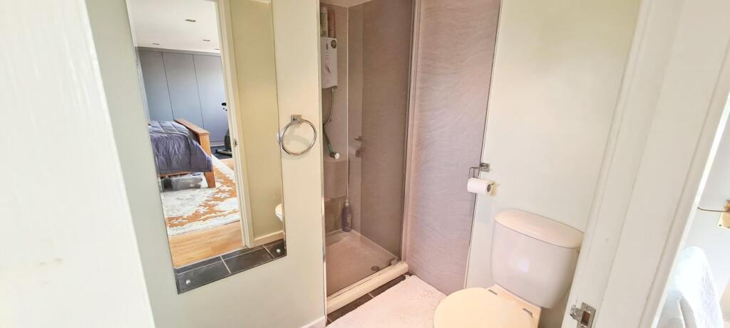 Main Bedroom EnSuite