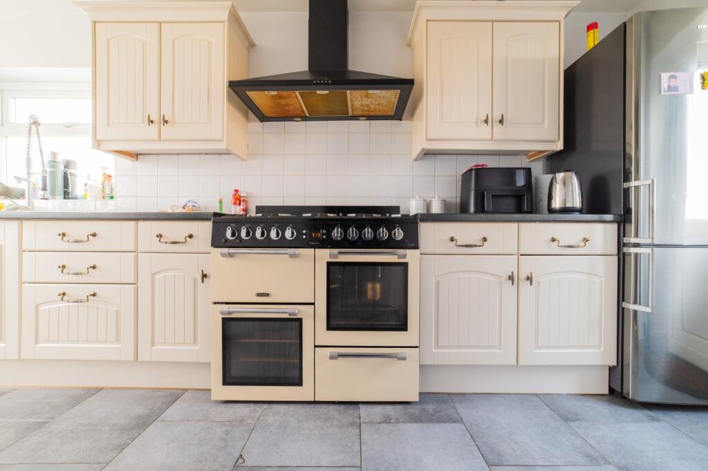 Call 02920 454555 to secure your viewing_5
