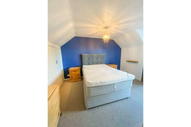 Bedroom..jpeg