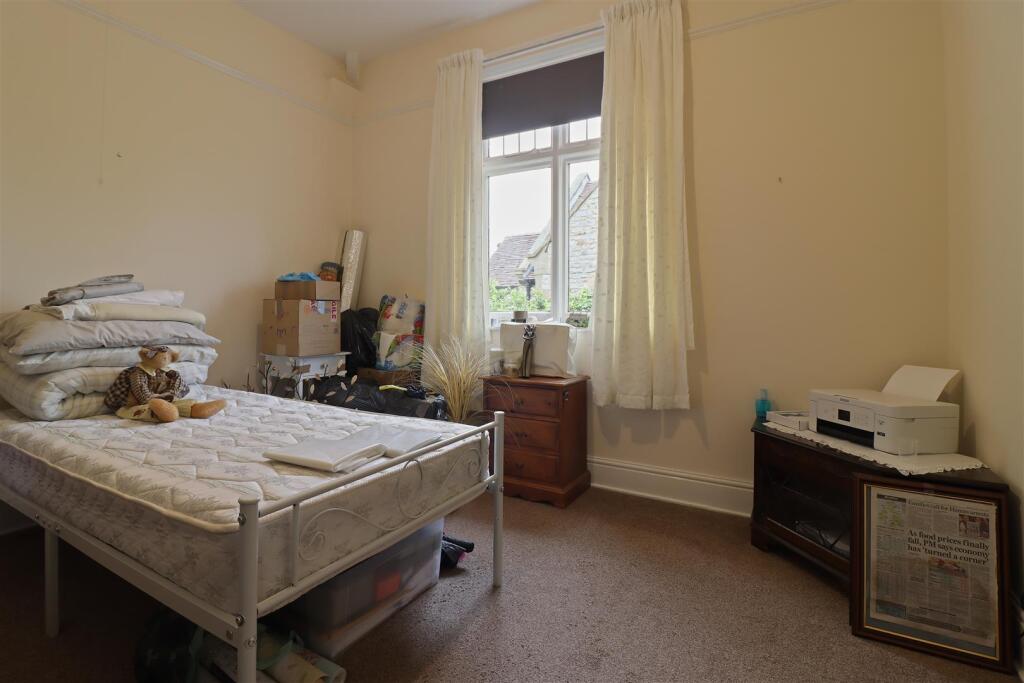 Bed 2.jpg
