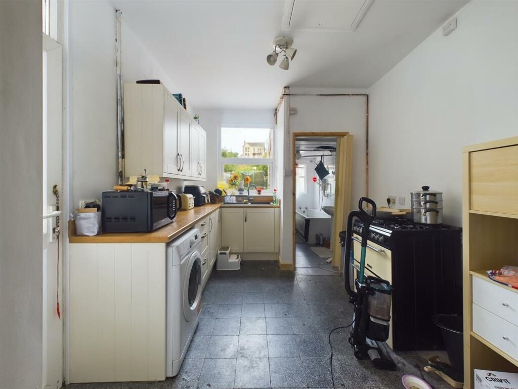 CAM03055G0-PR0125-STILL006.jpg