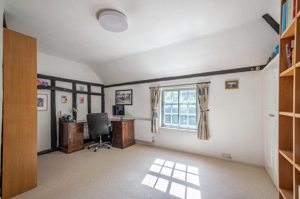 Red House, 11 New...