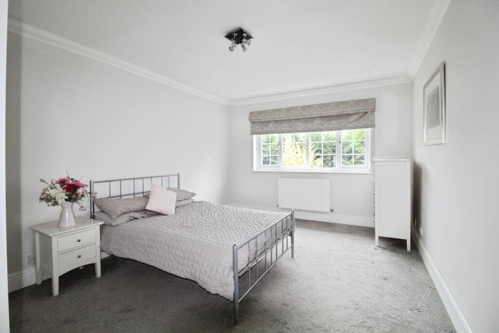 pbox-bedroom-313625.JPG