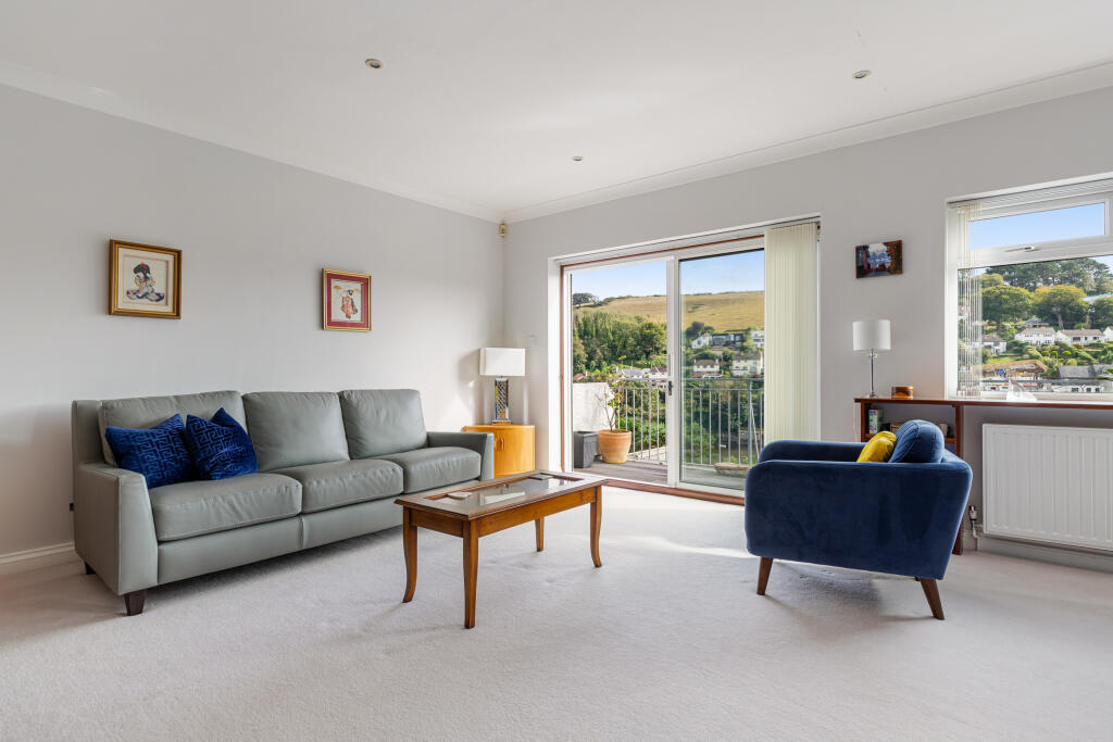 A33 - Kiora 7 Church Park Road Newton Ferrers - 25