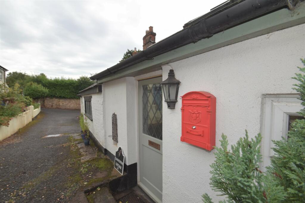 Tiverton, Halberton