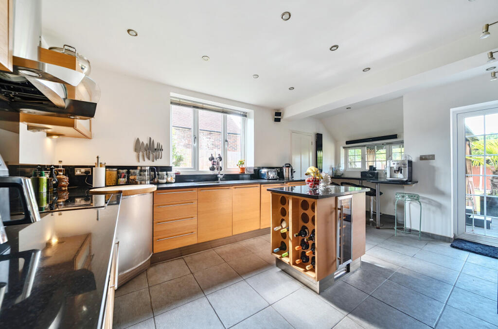 1303218-10-684b09...