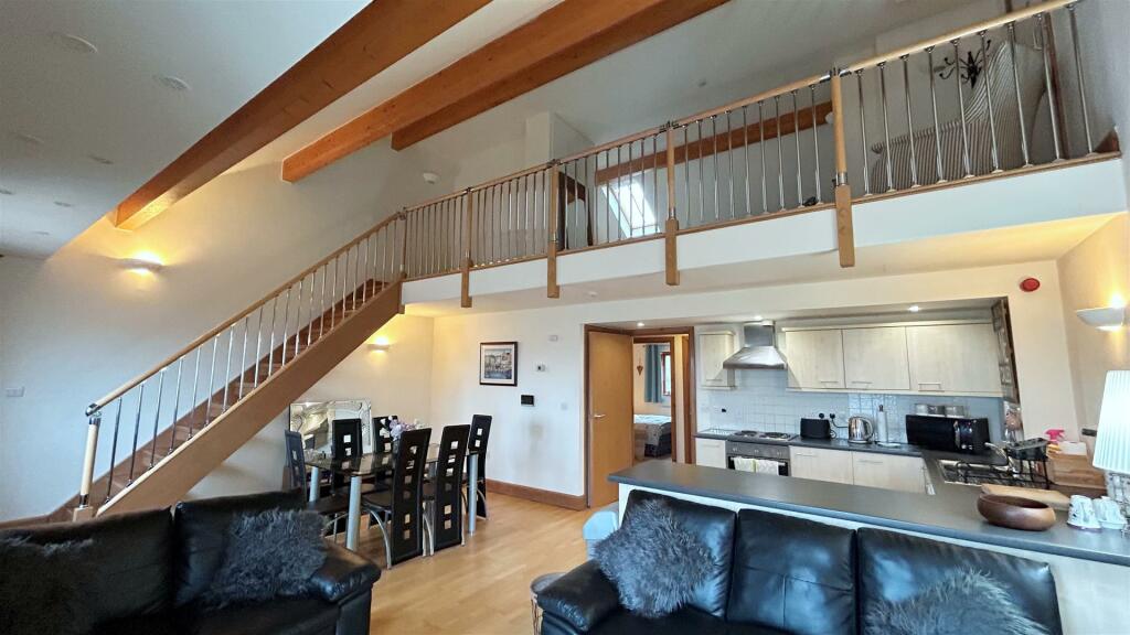 Living Room 1x.jpg