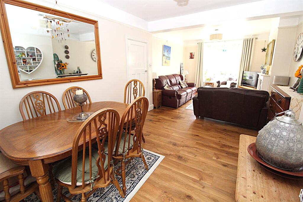 Sitting / Dining Room