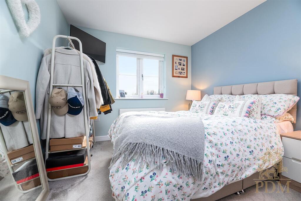 6 Byron Close Colwick Nottingham NG2 4BL