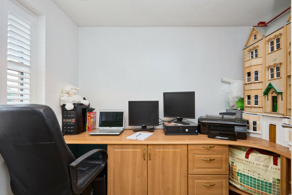 Edward Knight 202...