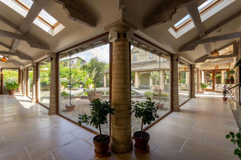 48 - High Barn - GL6 0QA - Web.jpg