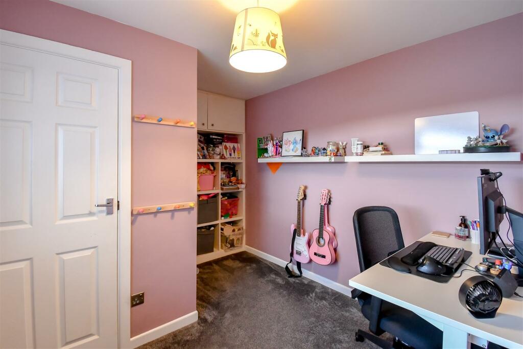 Bedroom/Office