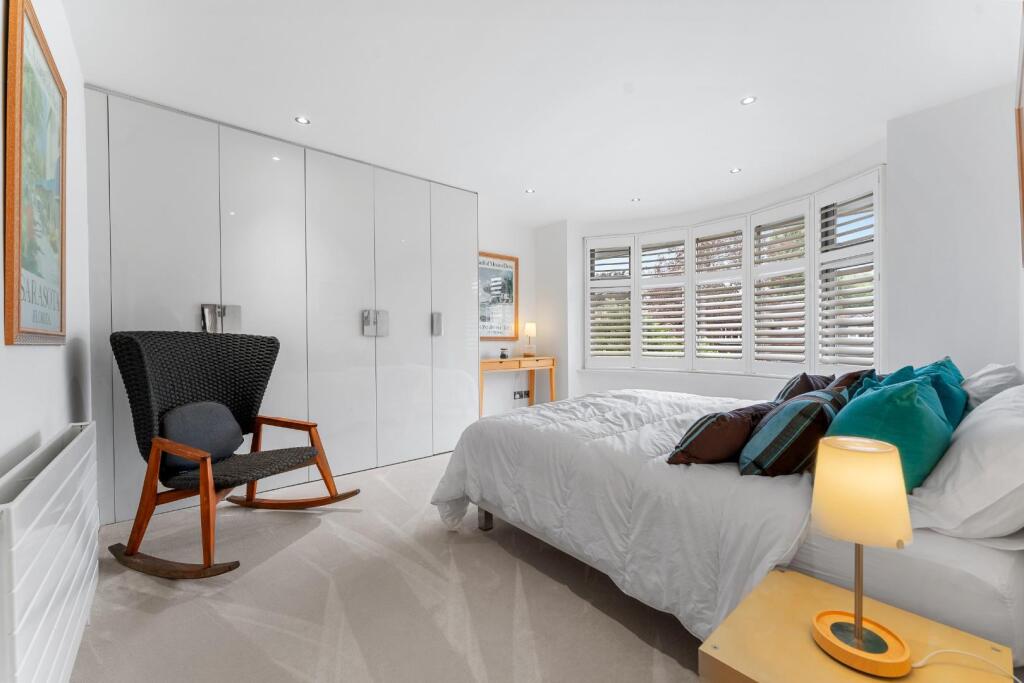 218 WOODFORD ROAD-18.jpg