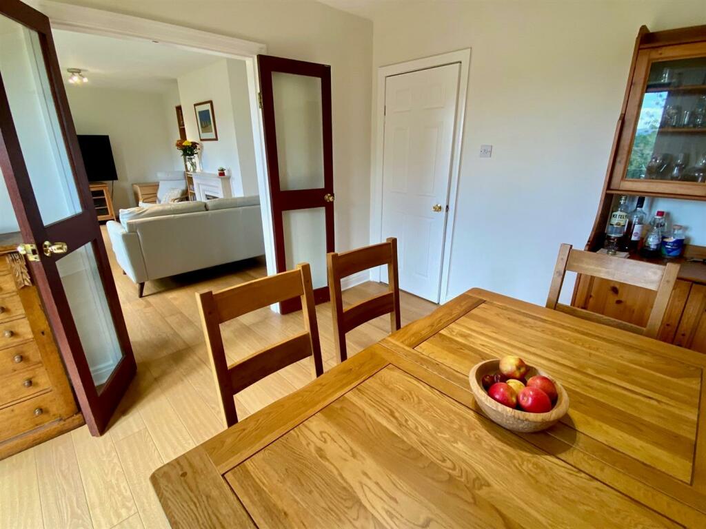 dining room 1.jpg