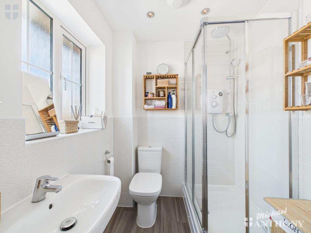 CAM03218G0-PR0594-STILL004