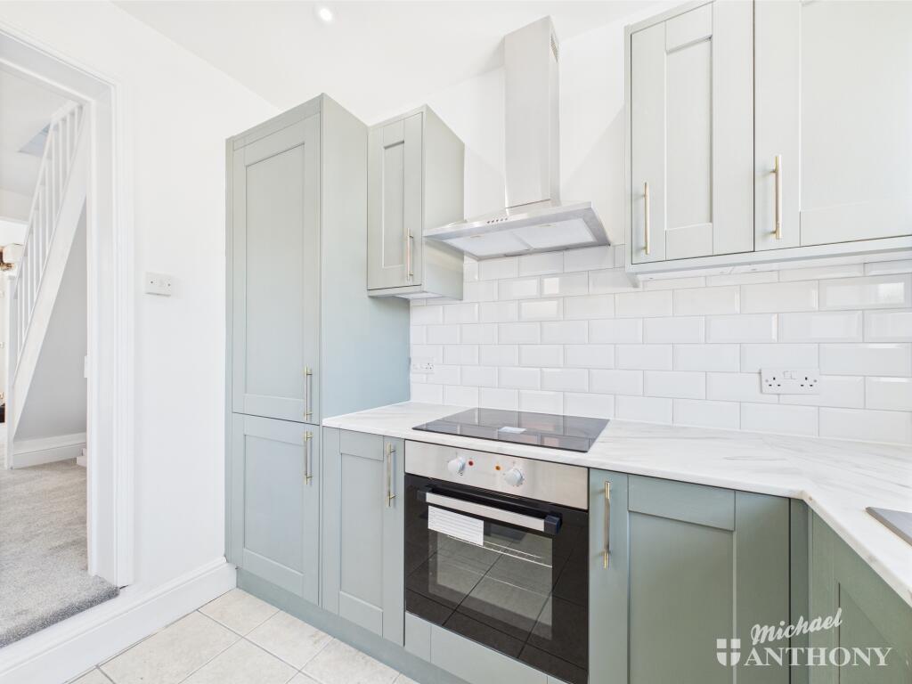 CAM02773G0-PR0285-STILL012