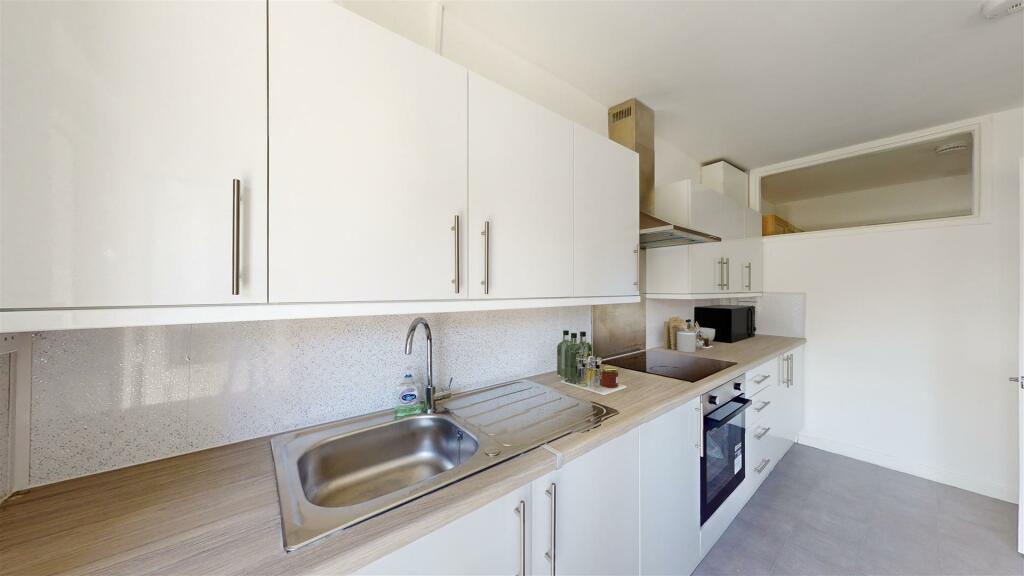 33E-Pantycelyn-Place-08132024_131842 Vs.jpg