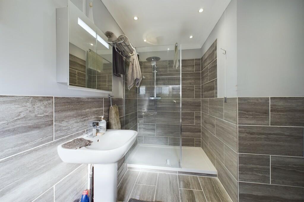 CAM01689G0-PR0426...