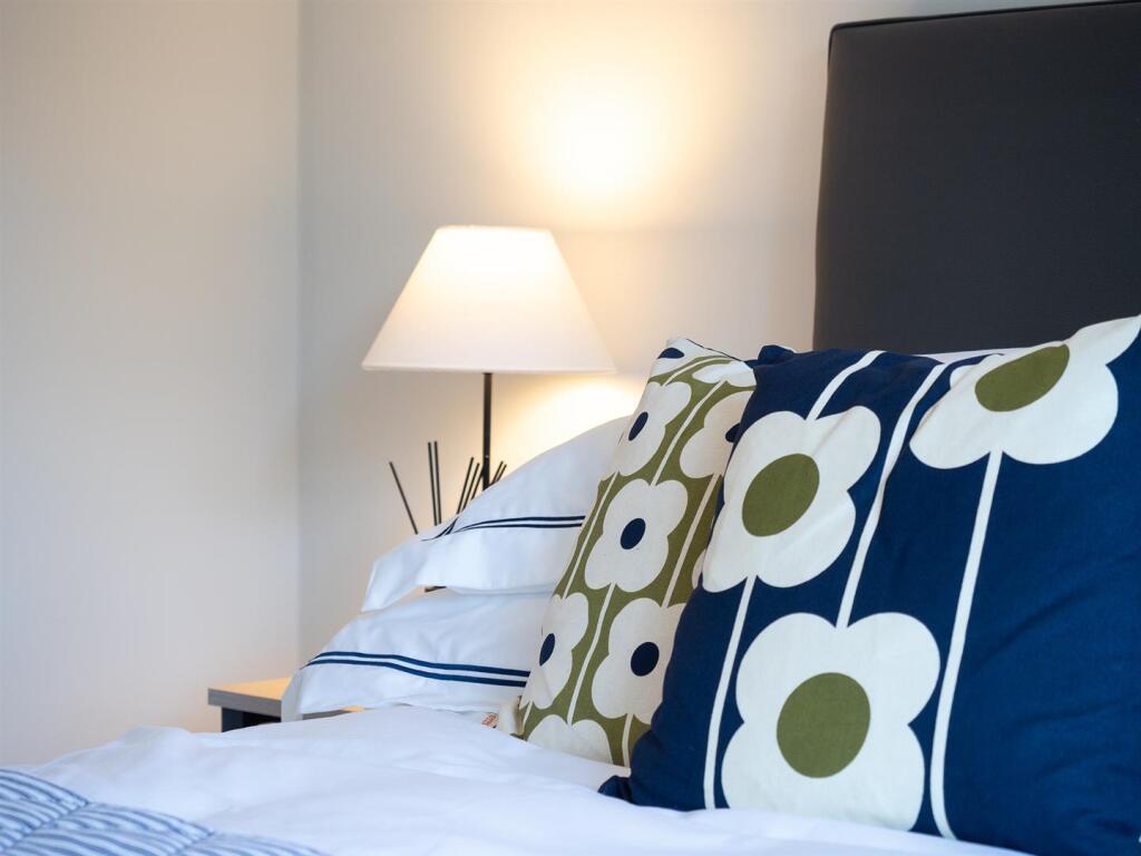 Rugby Rd Flat 140-20.jpg