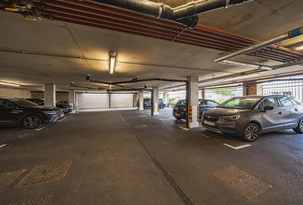 3-681cf433dbffe-1...