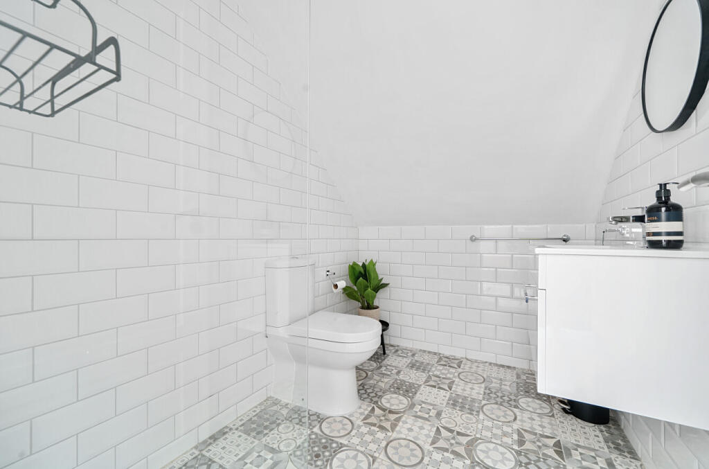 1300680-20-684836...