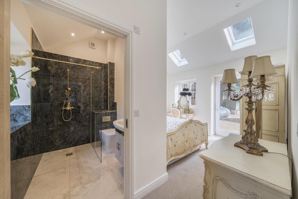 1360643-12-68dd6f...