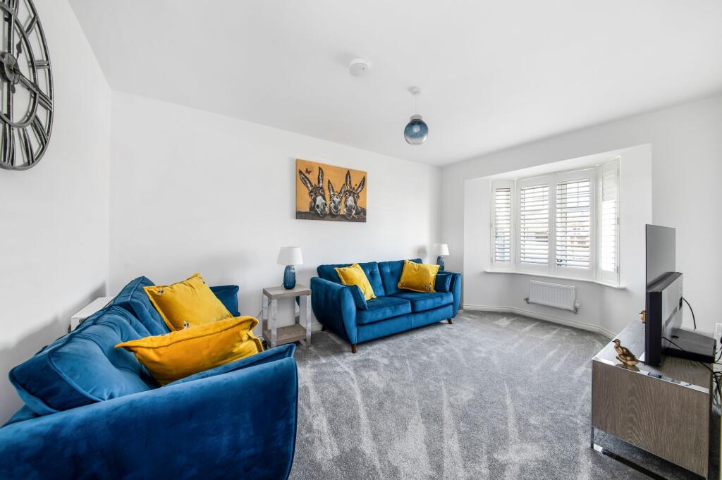 LLIVING ROOM