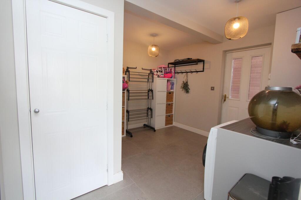 Utility / Breakfasting Area