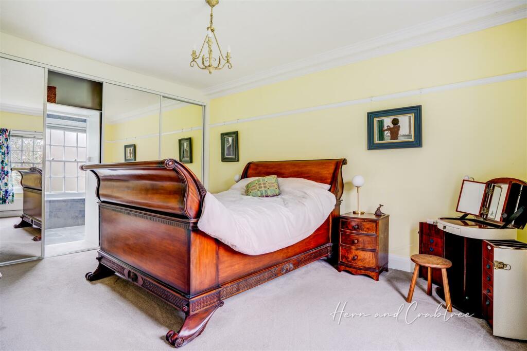 Queen Anne Square, Cardiff, HernCrabtree (40).jpg