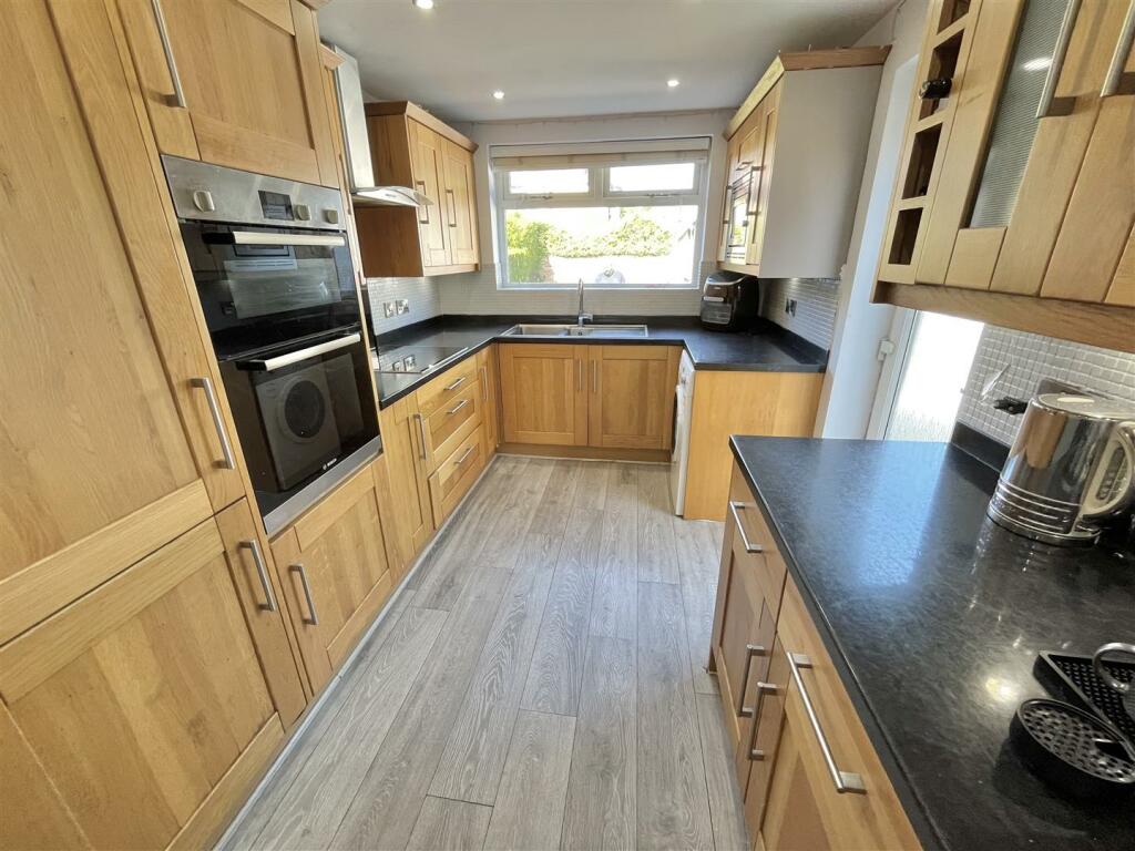 Breakfast Kitchen Aspect 3.jpg