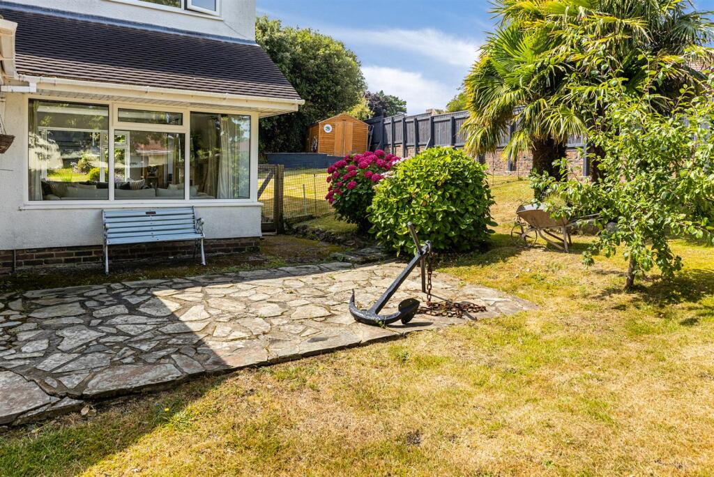 A06 - 20 Oxlea Close Torquay - 250714.jpg