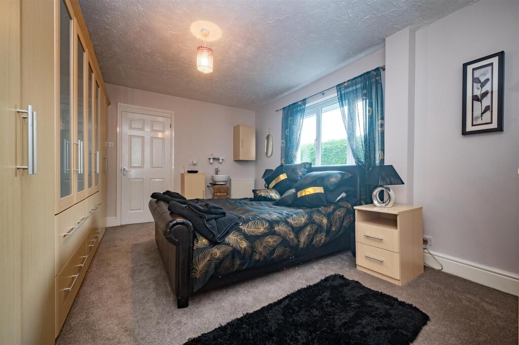 bedroom (ground floor)