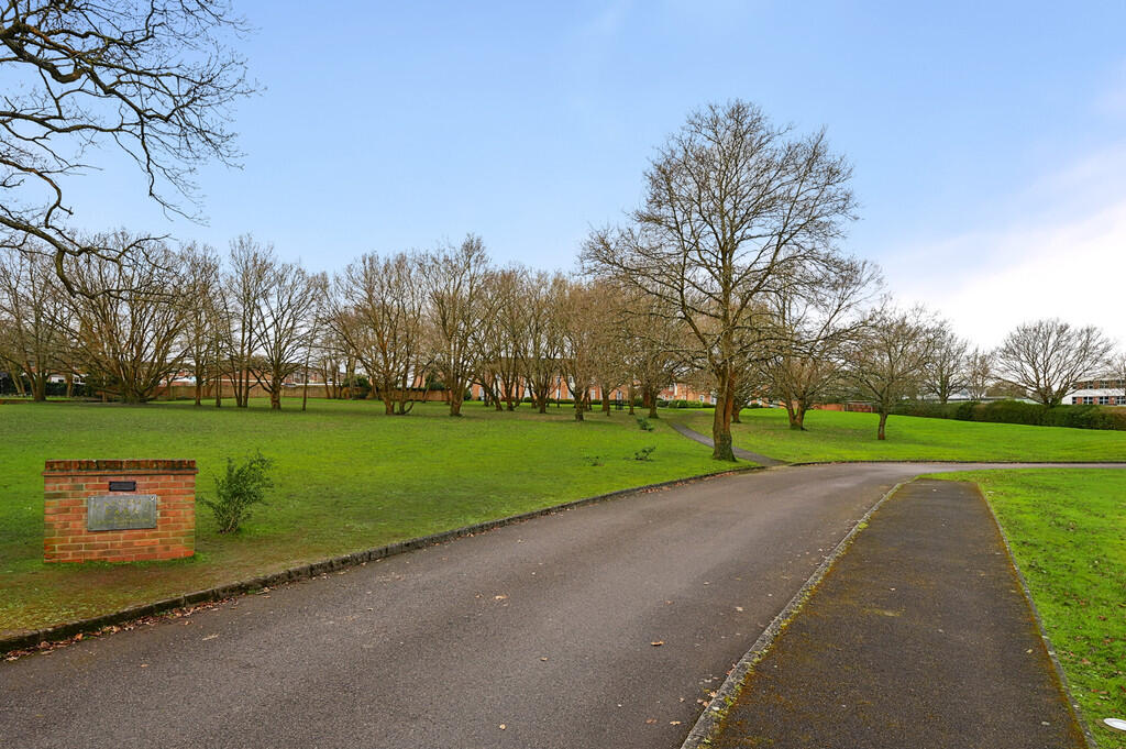 7 Calcott Park (9...