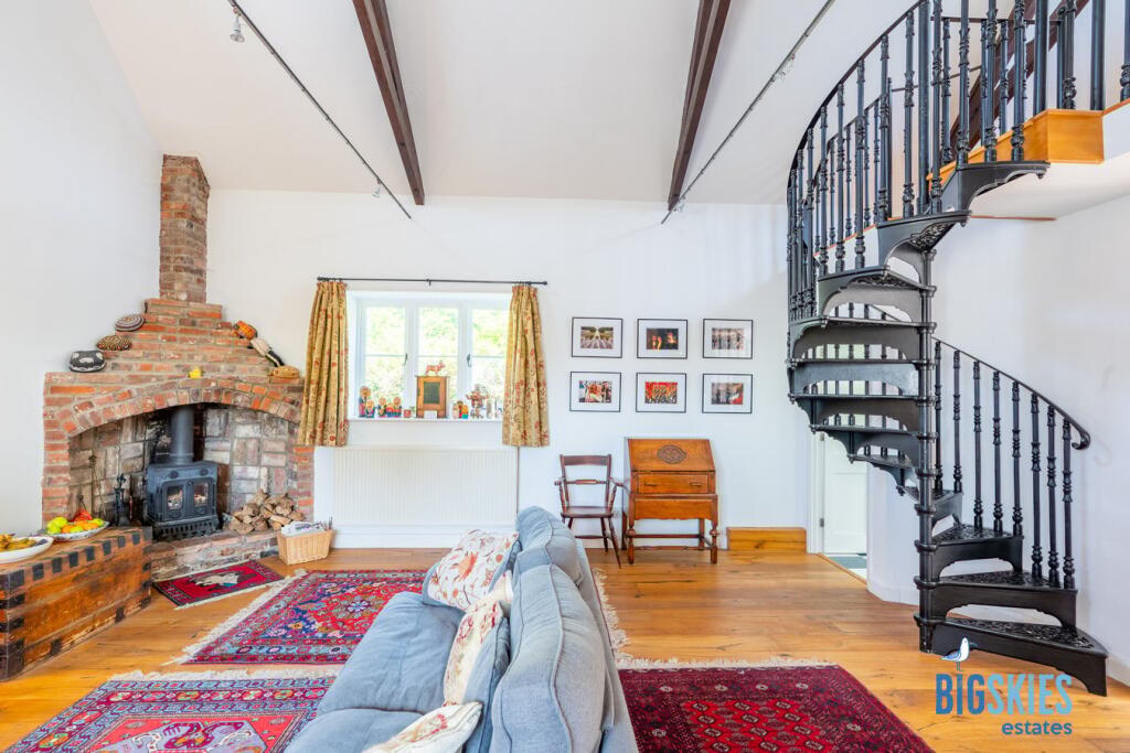Open Plan Living Room &amp; Spiral Staircase