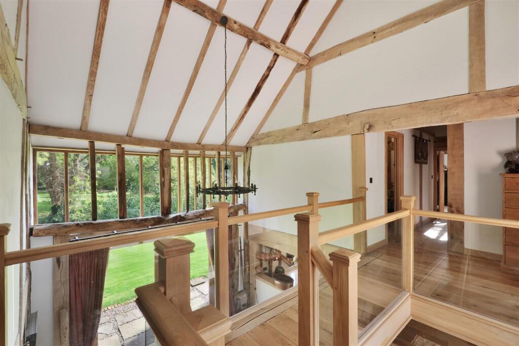 Old Court Barn Brobury (69).jpg