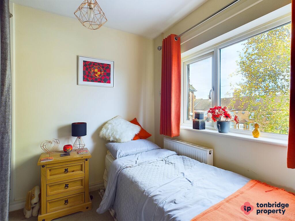 CAM03742G0-PR0013-STILL013